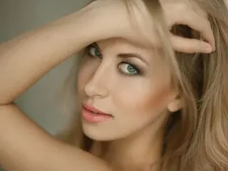 Adult jasmin dearRoxanne